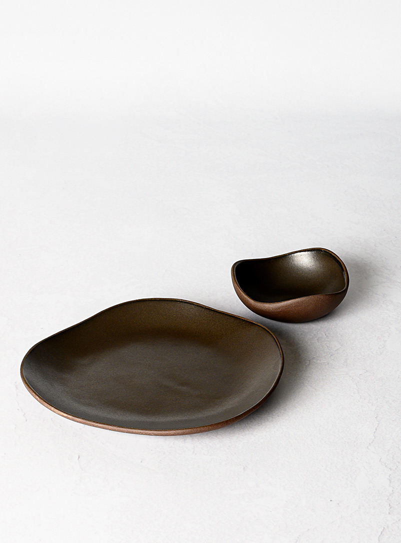 Roxane Charest céramique Dark Brown Meander small plate and pinch bowl set
