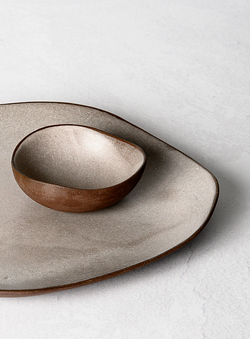 Roxane Charest céramique Grey Meander large plate and pinch bowl set