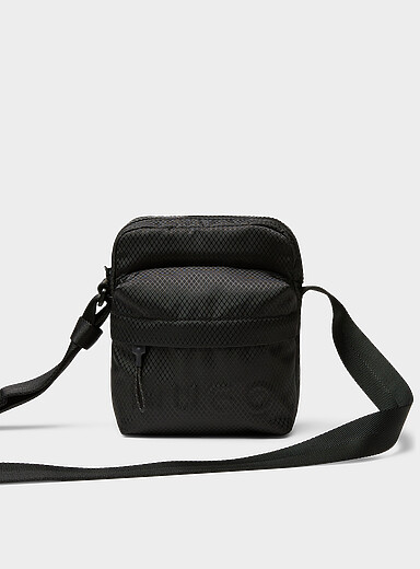 Le sac bandouli&egrave;re toile quadrill&eacute;e