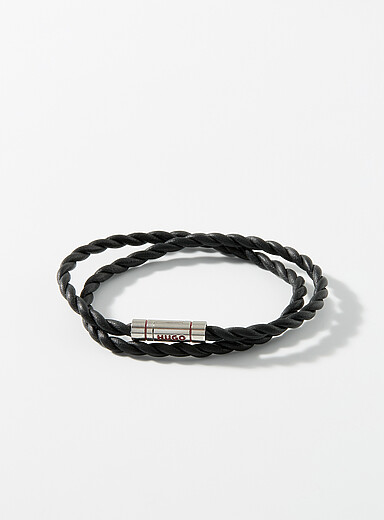Le bracelet double tour en cuir