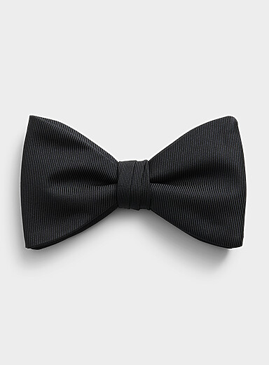 Baby-rib satiny bow tie