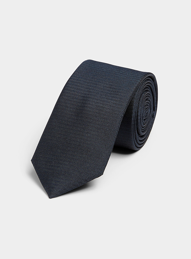HUGO: La cravate étroite rayures hachurées Bleu foncé - Indigo pour homme