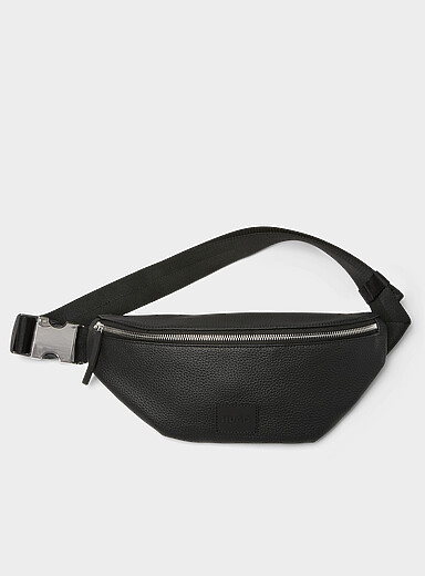 Le sac banane effet cuir grenu
