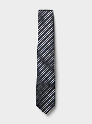Dual-stripe skinny tie