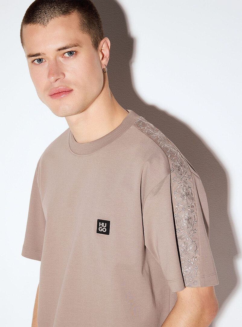 Dros broderie anglaise accent T-shirt product image (primary)