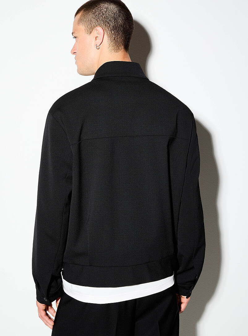 Sleek black jacket Modern fit product image 3