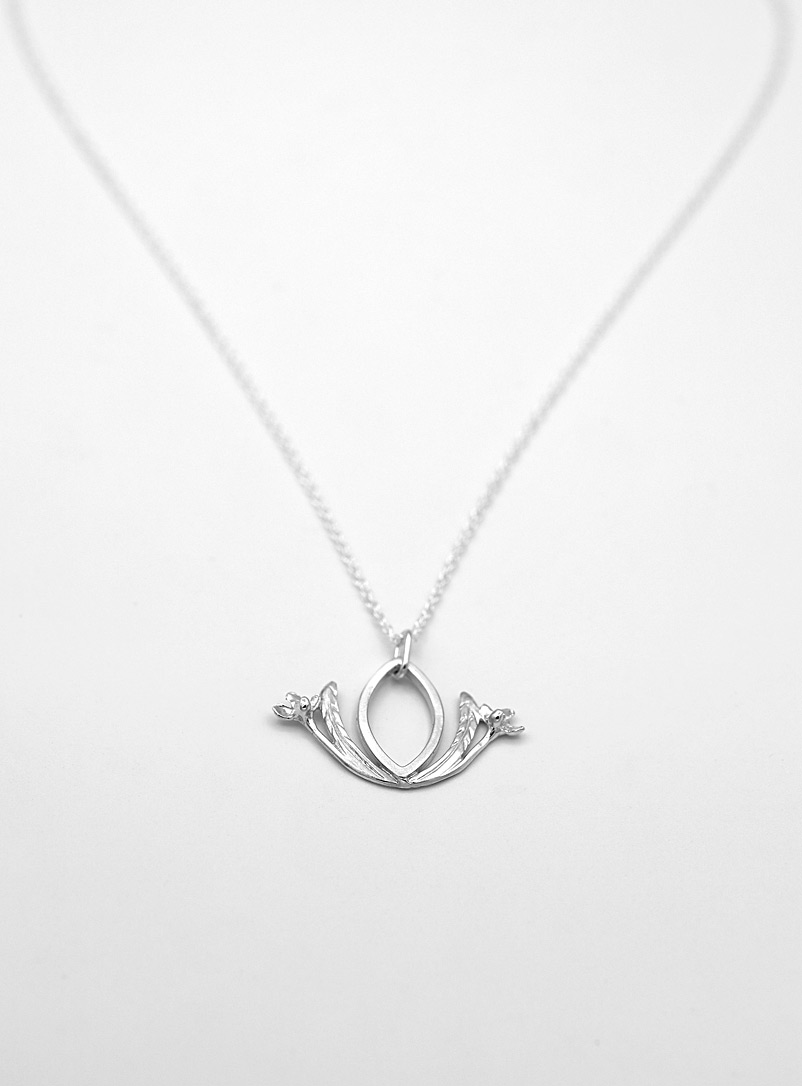 Joaillerie Amulette Silver Clavellata orchid pendant necklace