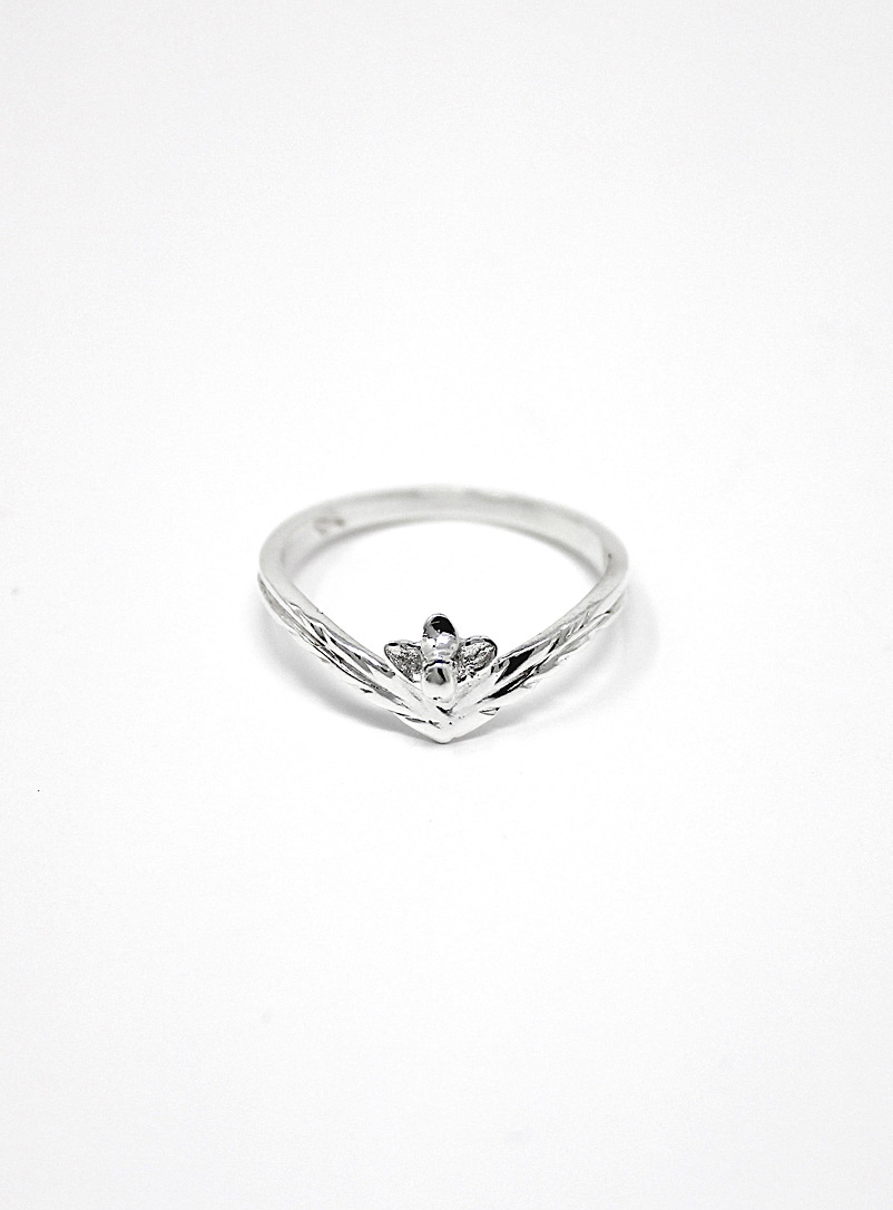 Joaillerie Amulette Silver Clavellata orchid ring