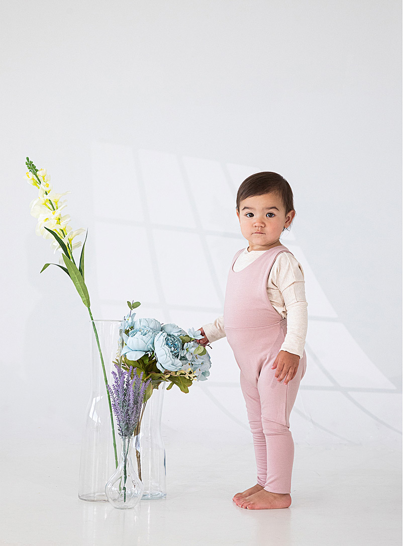 Trucs d'enfants Pink Bamboo and cotton grow-with-me overalls