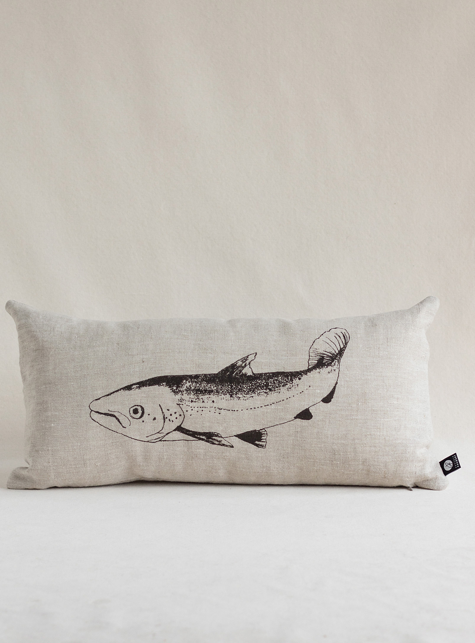 Pascale Faubert Créations Salmon Fishing Linen Cushion 25.5 X 51 Cm In Cream Beige