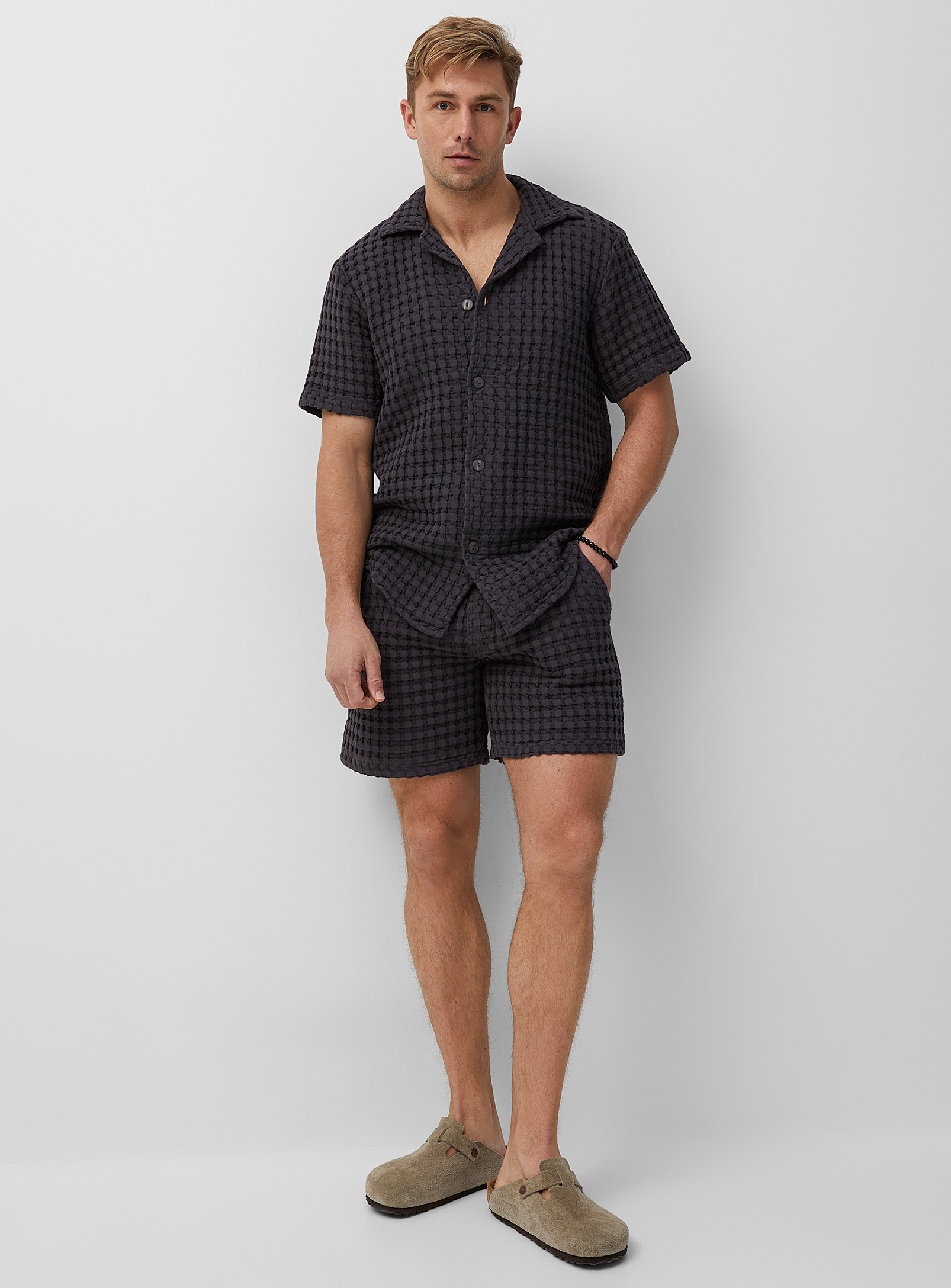 Oas Maximized Embossing Waffle Short In Black
