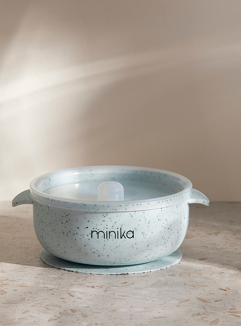 Minika: Le bol des tout-petits silicone à ventouse avec couvercle Bleu pâle-bleu poudre
