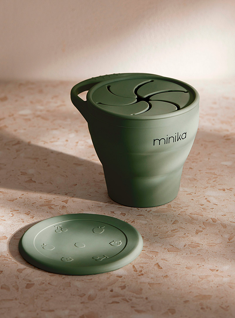 Minika Green Silicone snack bowl with lid