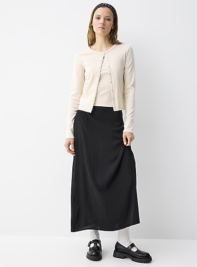 Side-slit textured crepe maxi skirt