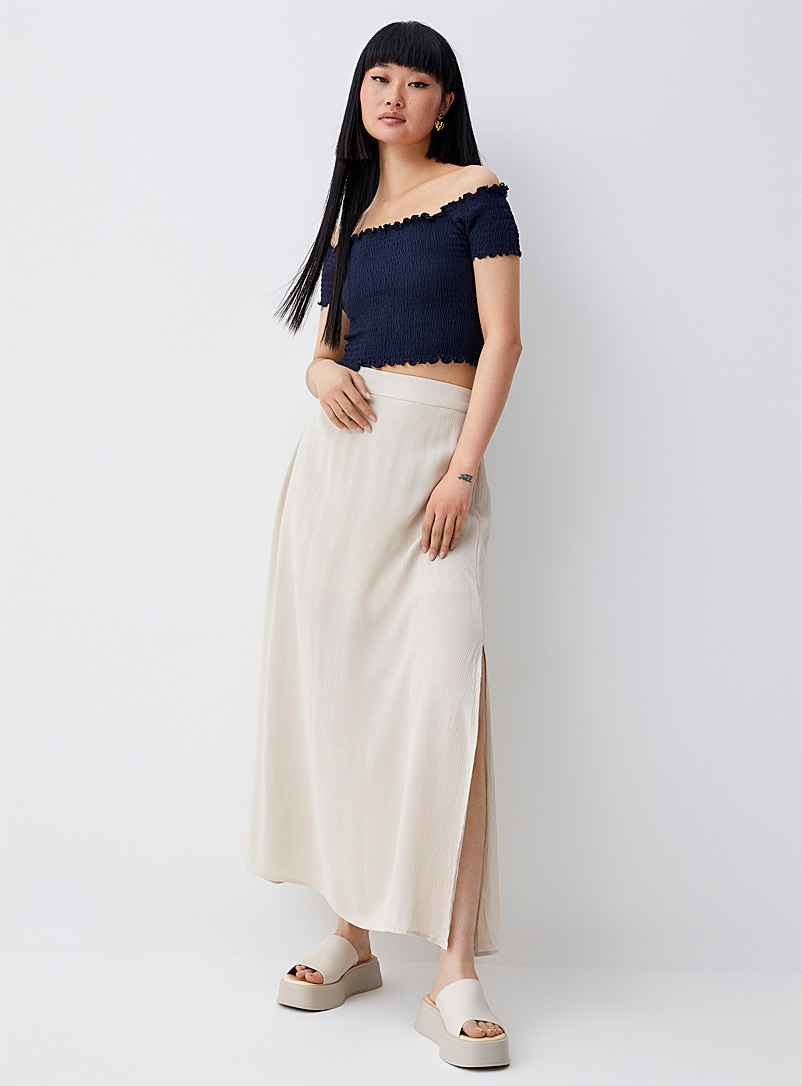 Twik: La jupe longue fendue crêpe texturé Sable pour femme