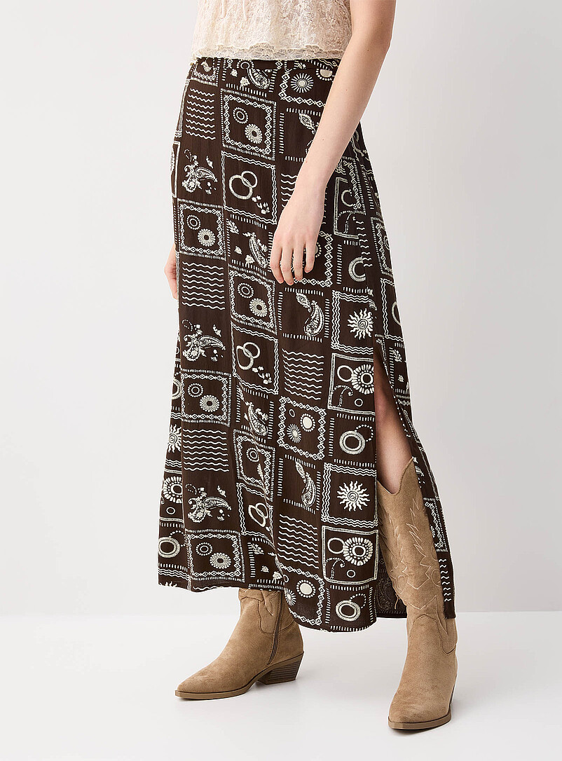 Twik: La jupe longue fendue cr&ecirc;pe textur&eacute; Soleils pour femme