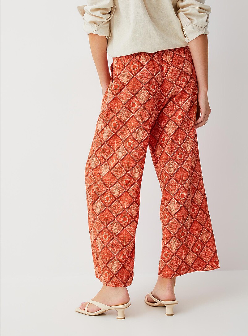 Ic&ocirc;ne Navy/Midnight Blue Crinkled texture cropped wide-leg pant for women