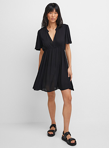 Ic&ocirc;ne: La minirobe &eacute;vas&eacute;e texture froiss&eacute;e Noir pour femme