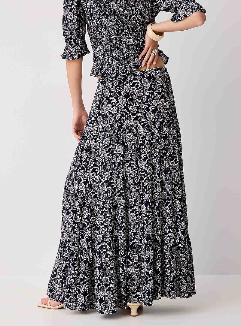 Ic&ocirc;ne Khaki Crinkled tiered maxi skirt for women