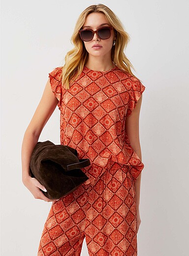 Ruffle sleeves crew-neck blouse
