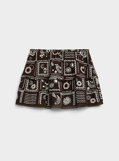Lace-hem crinkled skort