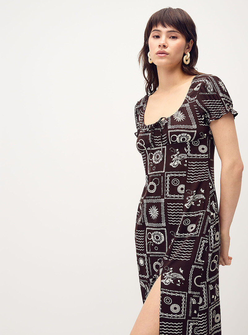 Twik: La robe maxi effet froiss&eacute; Noir pour femme