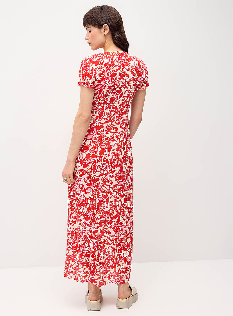 Twik: La robe maxi effet froiss&eacute; Noir pour femme