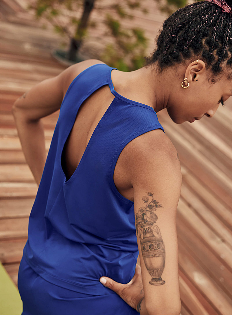 I.FIV5: La camisole microperforée dos ouvert Bleu foncé pour femme