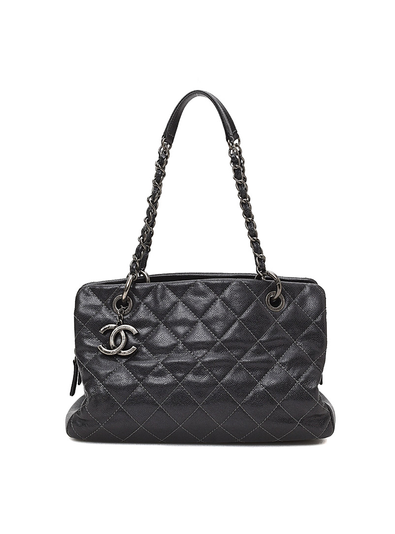Edito Vintage Black CC Caviar handbag Chanel for women
