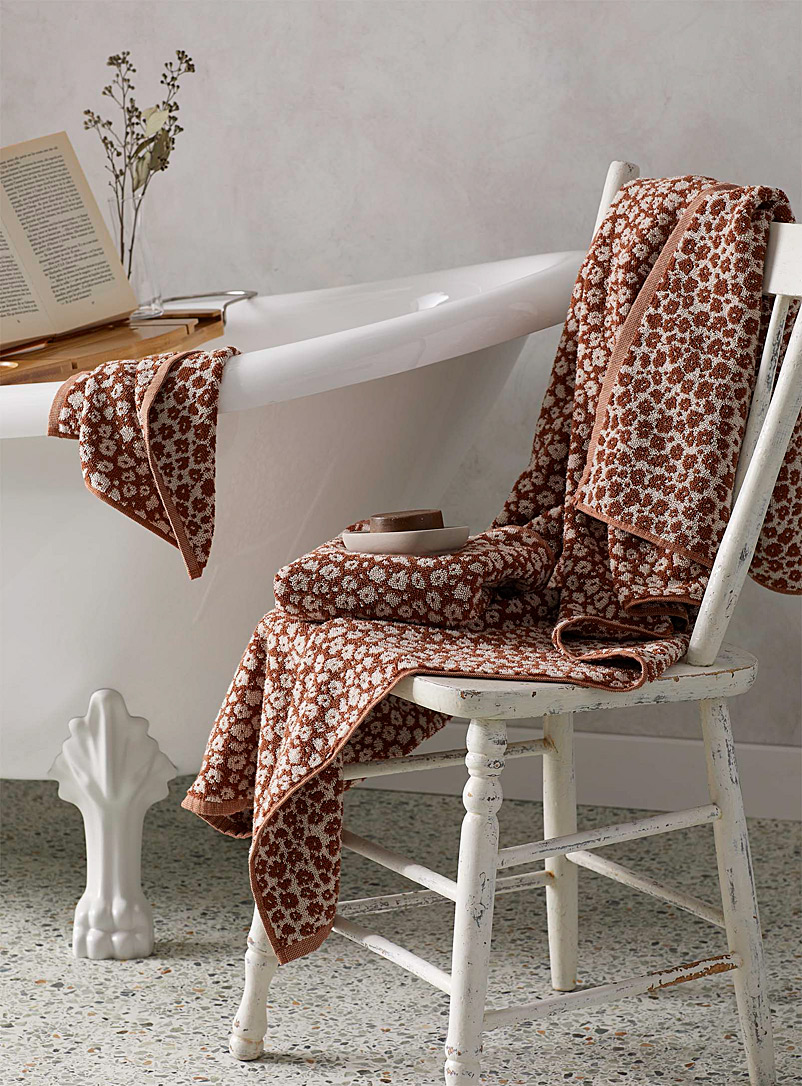 Citta Design: Les serviettes pur coton fleurettes orange brûlé Brun à motifs