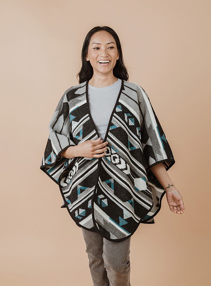 MINI TIPI Assorted Storm reversible shawl