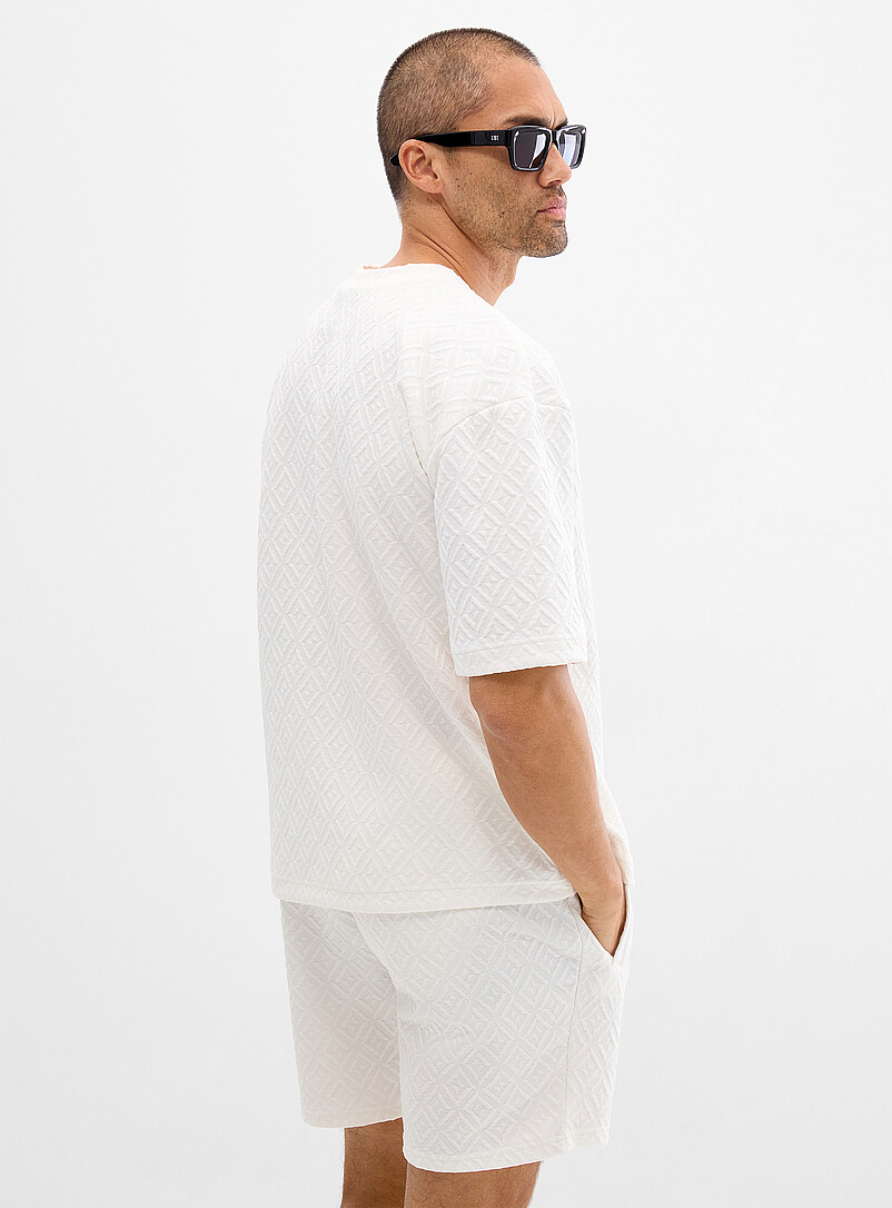 Le 31 Taupe Embossed geo T-shirt for men