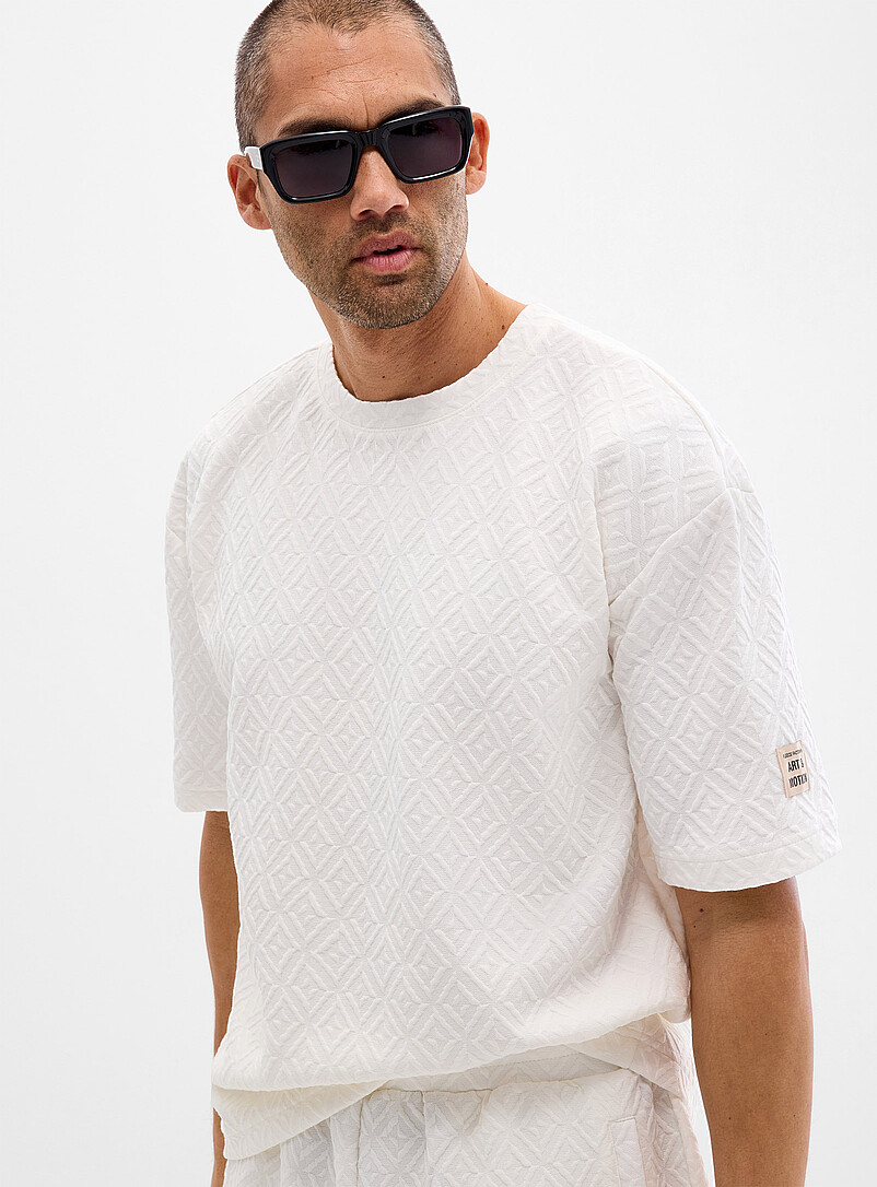 Le 31 Taupe Embossed geo T-shirt for men
