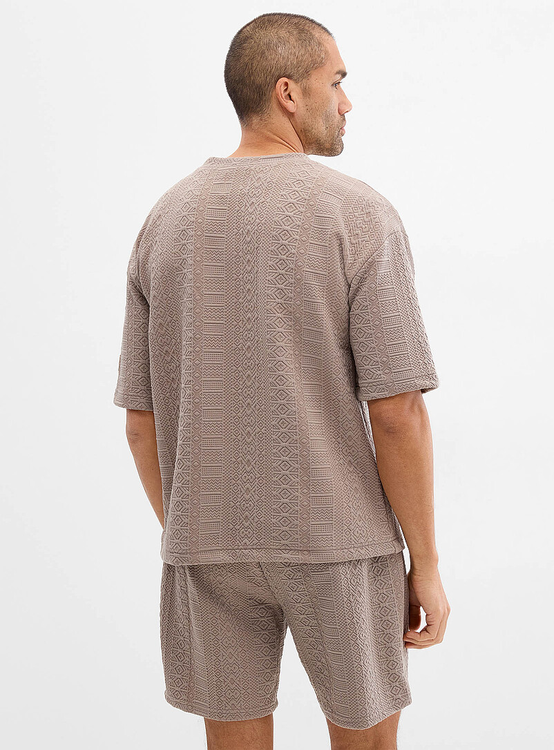 Le 31 Taupe Embossed geo T-shirt for men