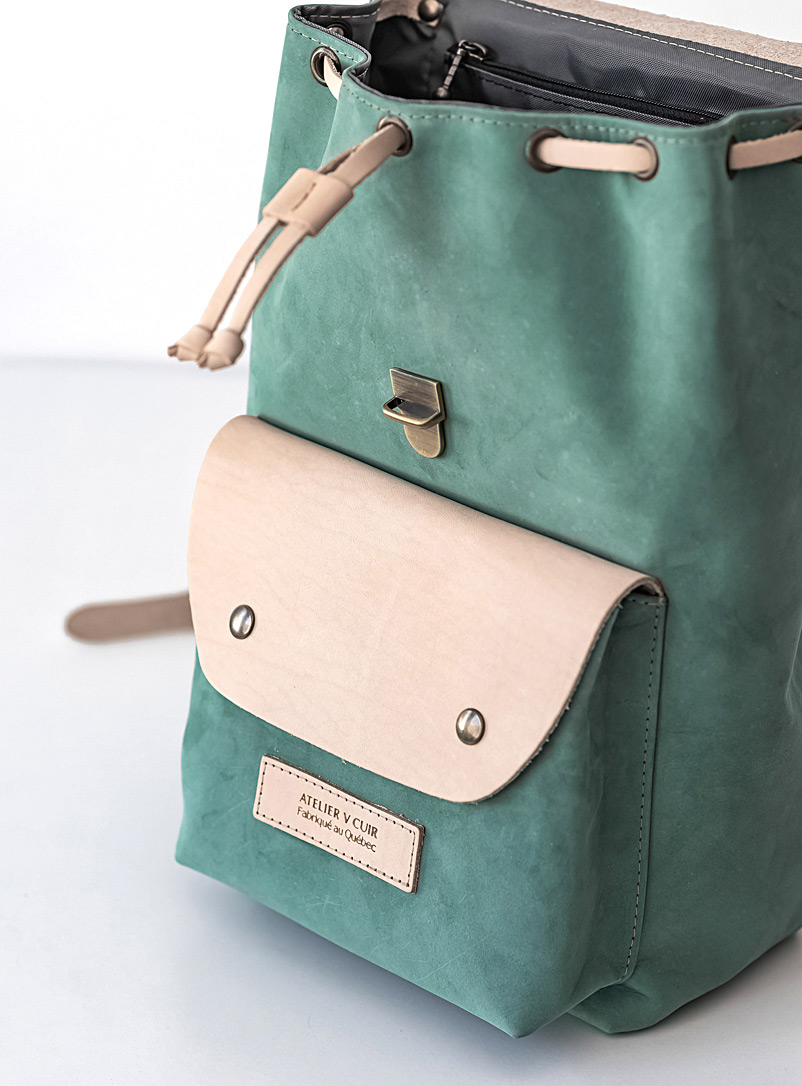 Atelier V Cuir: Le sac à dos Simone Exclusivité Fabrique 1840 Vert pâle-lime