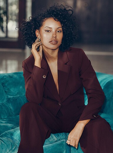 Ic&ocirc;ne Grape/Dark Crimson Storm flap-front thick crepe cropped blazer for women