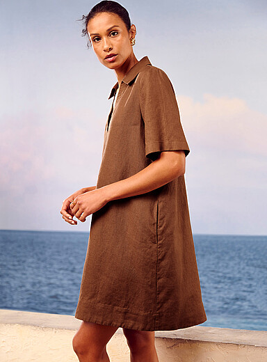 La robe ample col Johnny pur lin