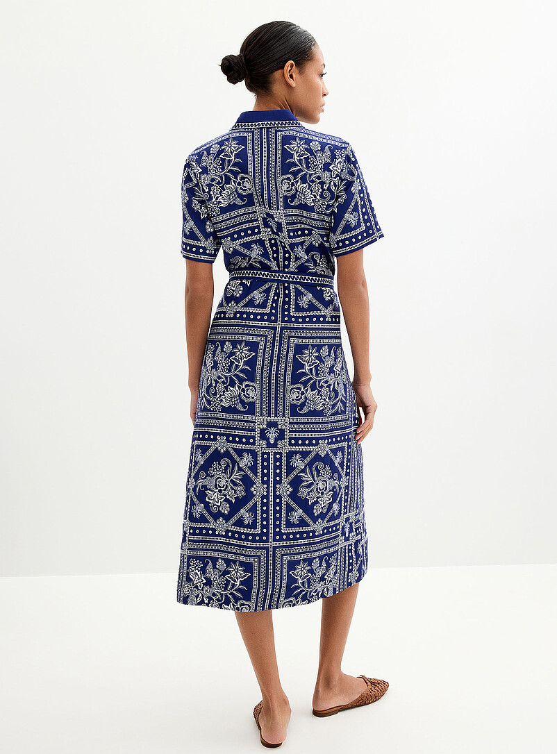 Contemporaine: La robe chemise ceintur&eacute;e c&eacute;ramique grecque Assorti pour femme