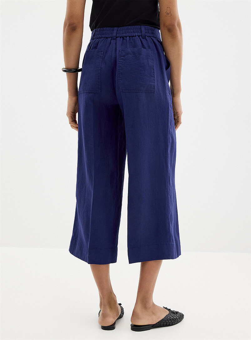 Contemporaine: Le pantacourt poches XL pur lin <b>Coupe : jambe large, taille haute</b> Bleu marine - Bleu nuit pour femme