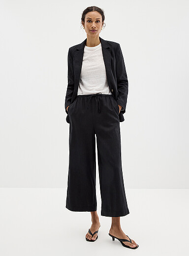 Contemporaine Black Elastic waist pure linen capri pant <b>Fit: Wide leg, high rise</b> for women