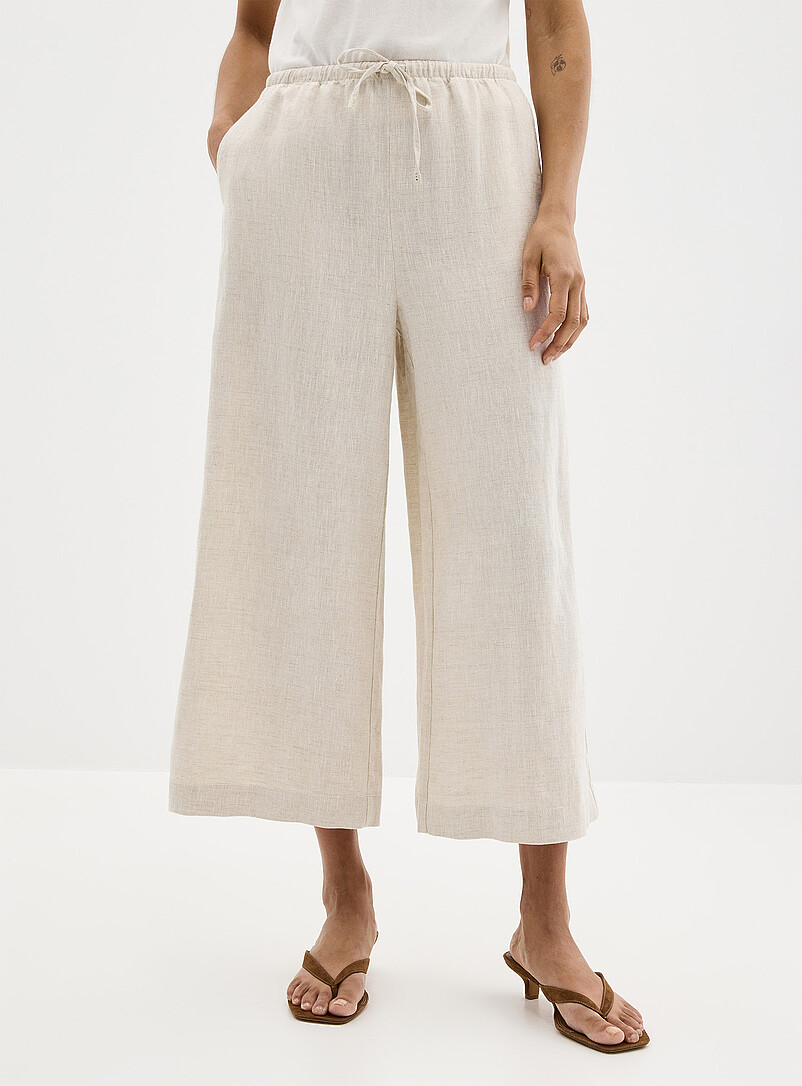 Contemporaine Red Elastic waist pure linen capri pant <b>Fit: Wide leg, high rise</b> for women