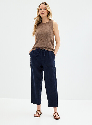 XL pockets pure linen pant <b>Fit: Slim leg, high rise</b>