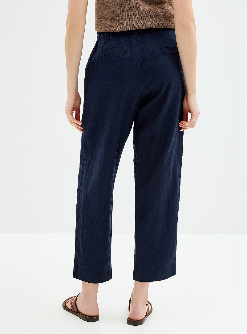 Contemporaine: Le pantalon poches XL pur lin <b>Coupe : jambe &eacute;troite, taille haute</b> Bleu marine - Bleu nuit pour femme