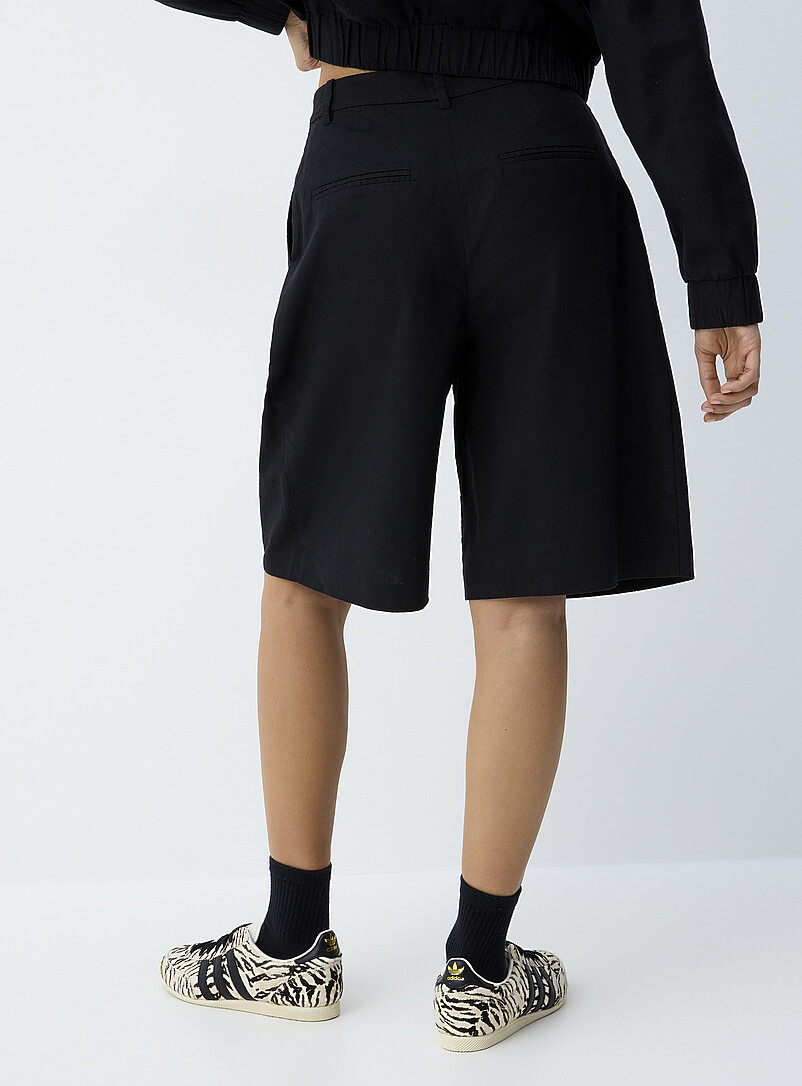 Ic&ocirc;ne: Le bermuda &agrave; plis m&eacute;lange de lin Noir pour femme