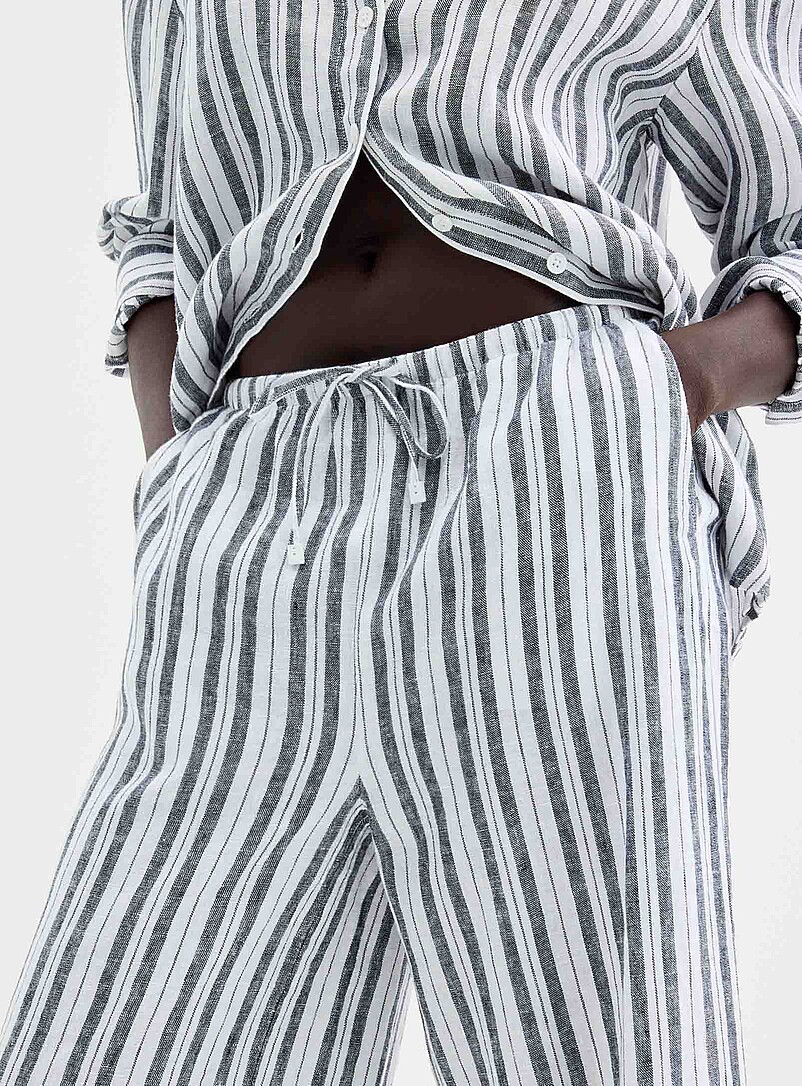 Contemporaine Patterned White Drawcord waist pure linen capri pant <b>Fit: Wide leg, high rise</b> for women