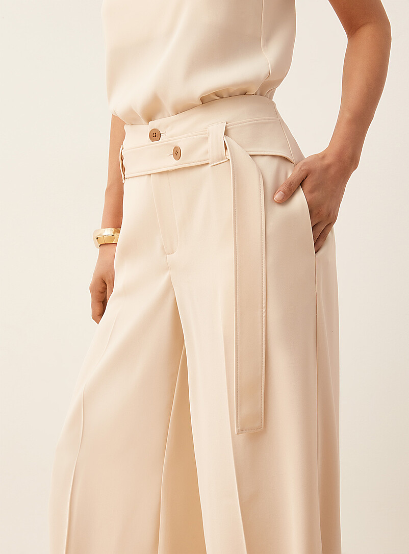 Ic&ocirc;ne Off White Belted flowy wide-leg pant for women