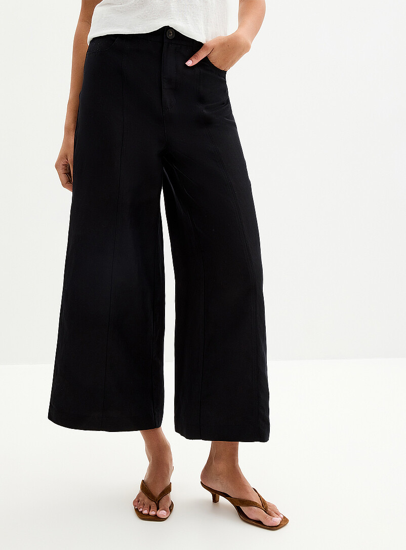 Contemporaine Black Lyocell-linen cropped pant <b>Fit: Wide leg, high rise</b> for women