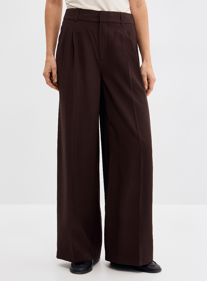 Contemporaine: Le pantalon fluide martel&eacute; <b>Coupe : jambe large, taille haute</b> Sable pour femme