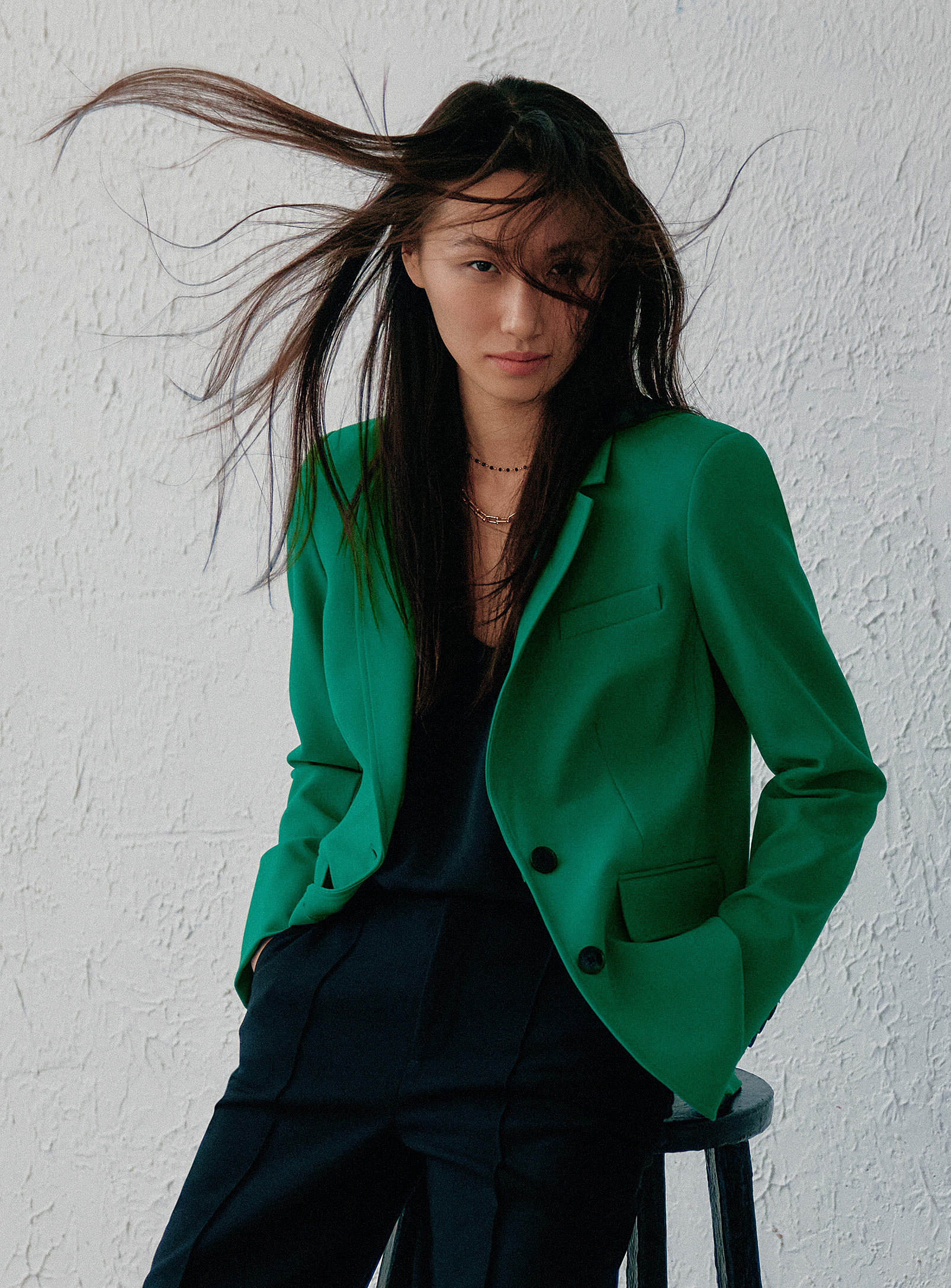 Contemporaine Two-button Fitted Stretch Blazer In Kelly Green
