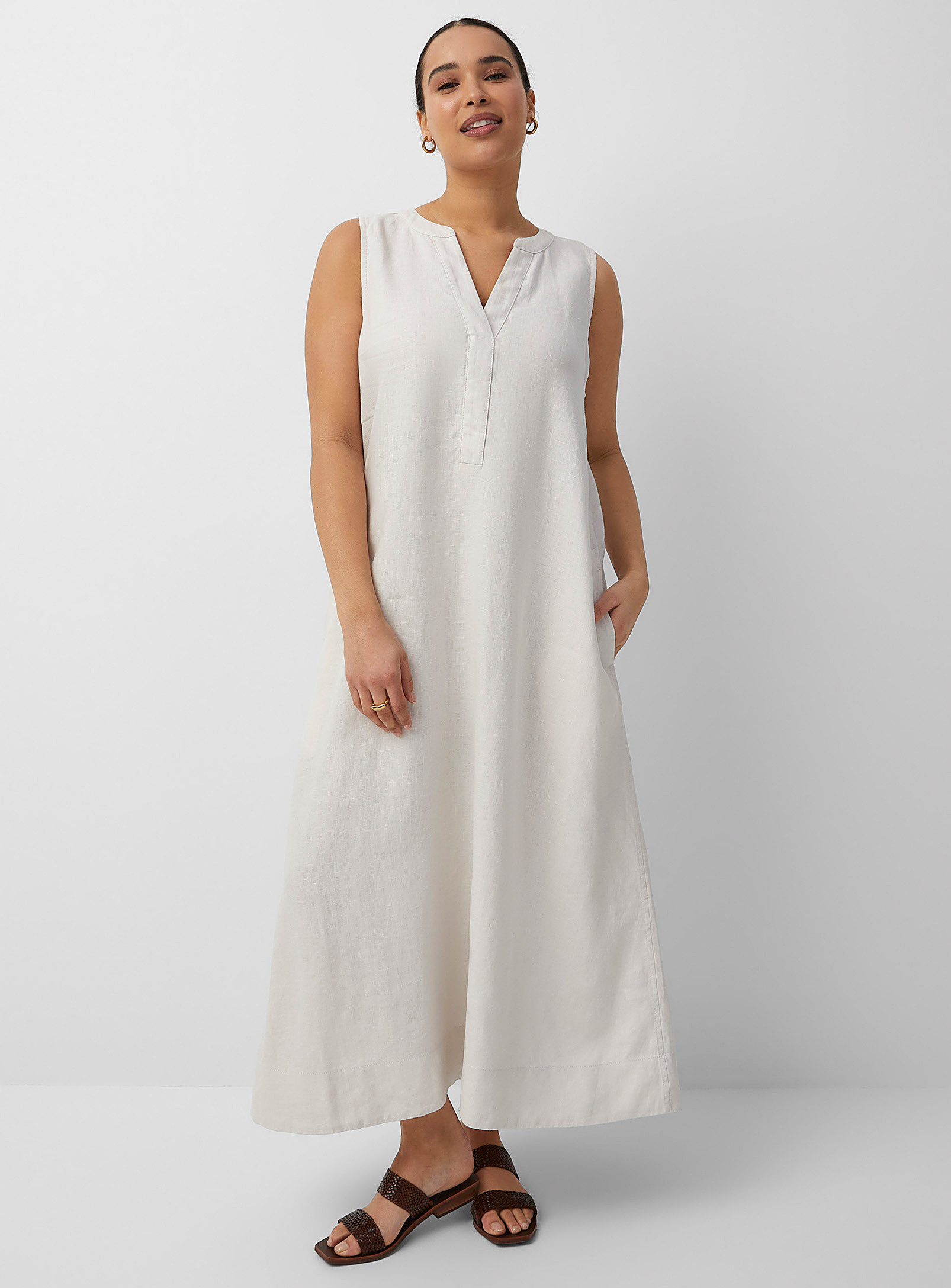 Contemporaine - Women's Split-neck organic linen dress